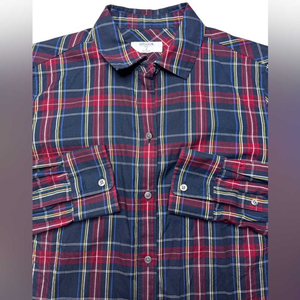 UNTUCKit Sadie Casual Long Sleeve Button Down‎ Womens size 2 Navy Red Plaid
